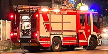 Incendio a San Salvo nelle prime ore di oggi: auto a fuoco, accertamenti in corso