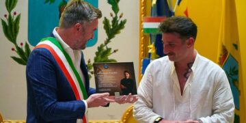 Da Lentella a Madrid senza dimenticare le origini, il Comune premia lo chef pasticcere Graziano Tracchia