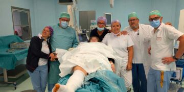 Donna incinta si frattura una caviglia, doppio intervento all’ospedale di Lanciano
