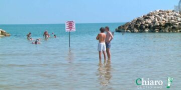 Correnti pericolose a San Salvo Marina, l’ordinanza della guardia costiera disponeva boe e cartelli