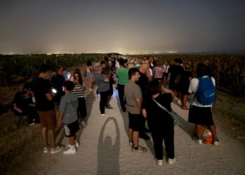 Punta Aderci con il naso all’insù: tra Luna e Saturno il gran finale di Onde di Scienza