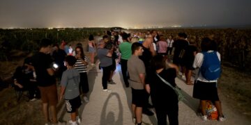 Punta Aderci con il naso all’insù: tra Luna e Saturno il gran finale di Onde di Scienza