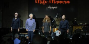 Le colonne sonore di una vita, l’ironia, i racconti: Piovani e una serata di delicatezza