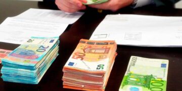 Stamperia del falso in Abruzzo: banconote contraffatte vendute in Europa, cinque indagati