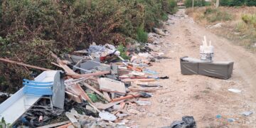 Vasto, la strada dell’immondizia continua a riempirsi: rifiuti sempre più ingombranti