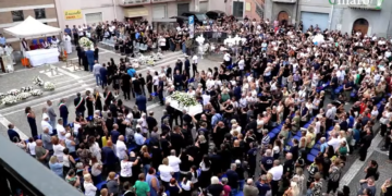 A San Salvo l’ultimo saluto ad Annabella Cerbone e Claudio Santavenere, tre comunità in lutto
