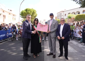 Giro d’Abruzzo 2026, Cupello ha acceso la corsa: tutti in festa per la grande partenza